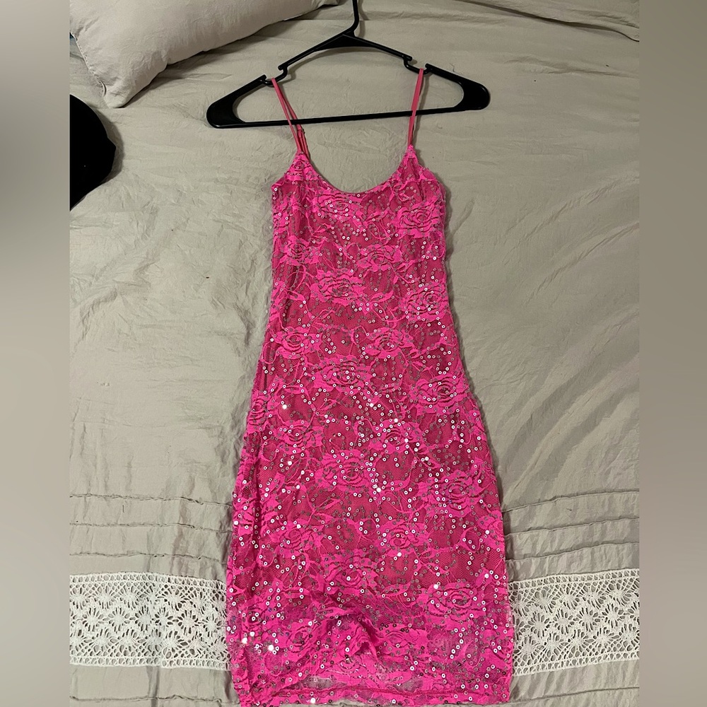 Lucy in the Sky Homecoming, Prom, Sadie’s Dress
